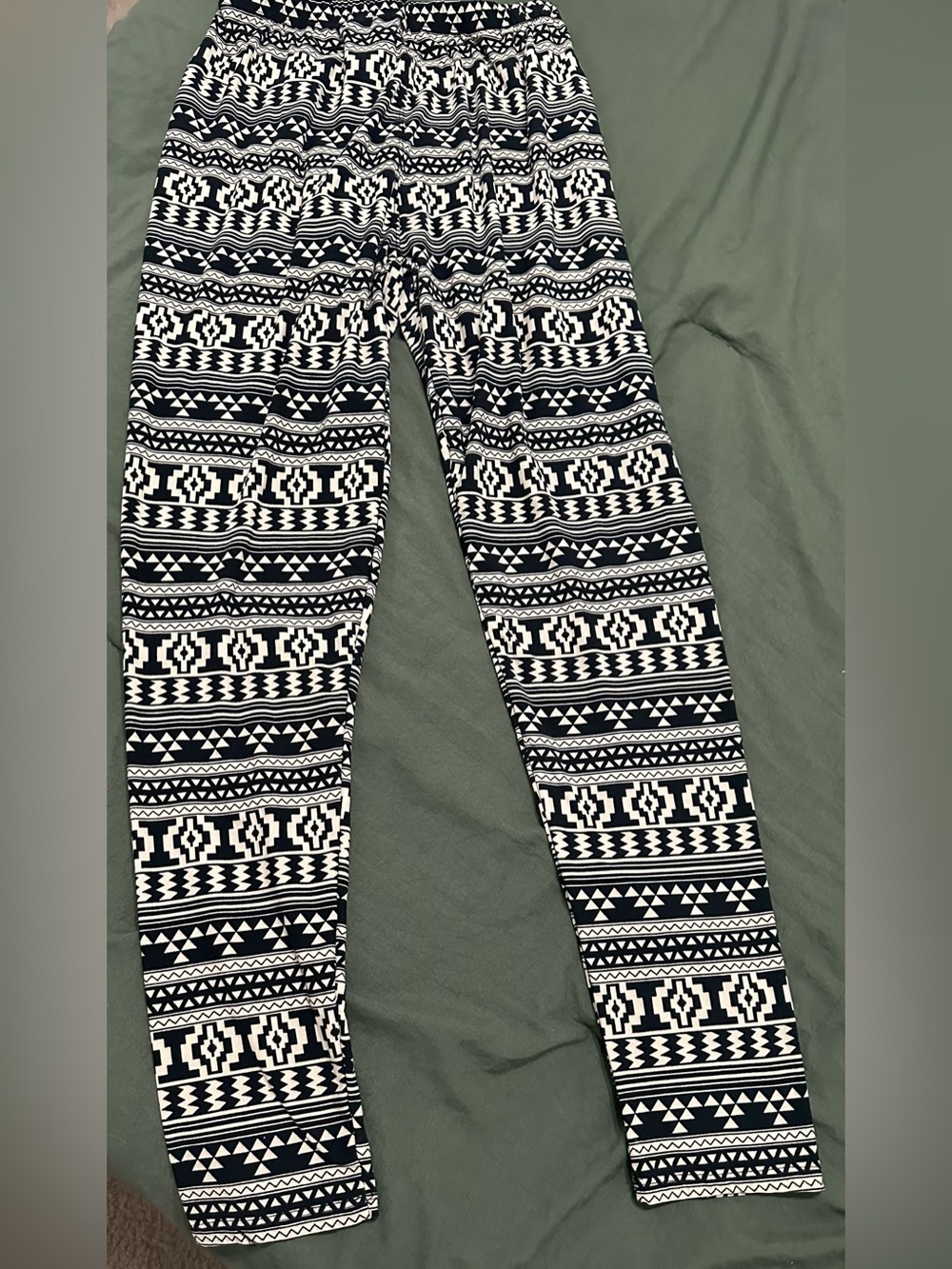 Black & White Patterned Leggings - Women Pants & Jumpsuits